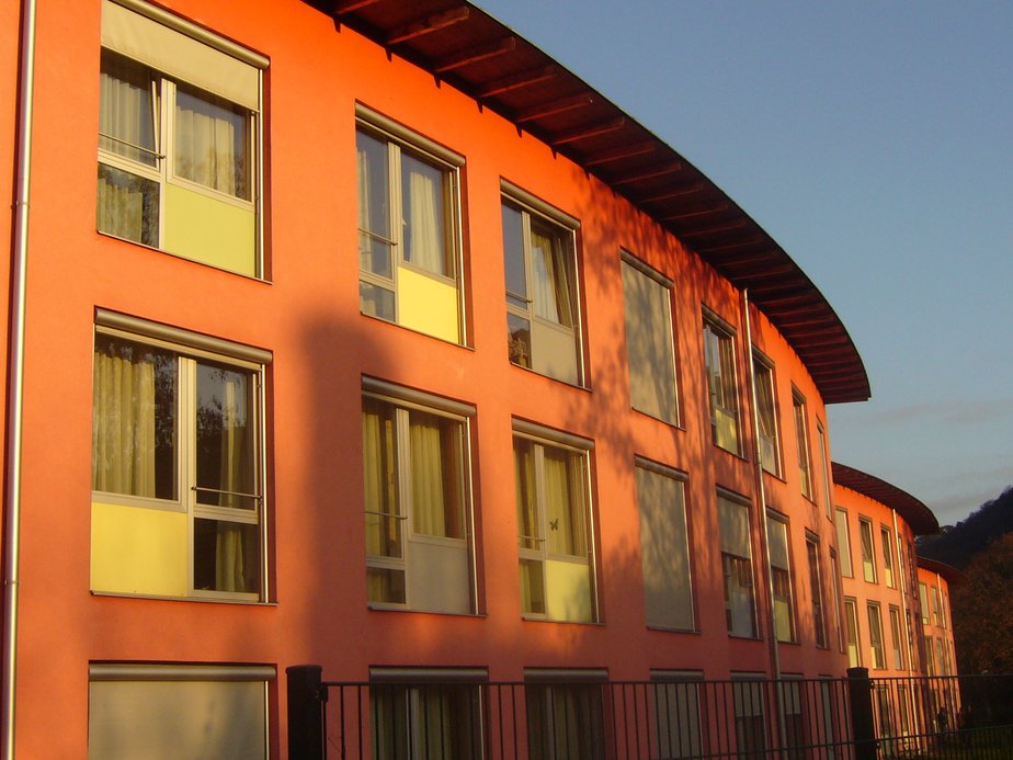 Außenansicht des Pflege- und Betreuungszentrums Berndorf.