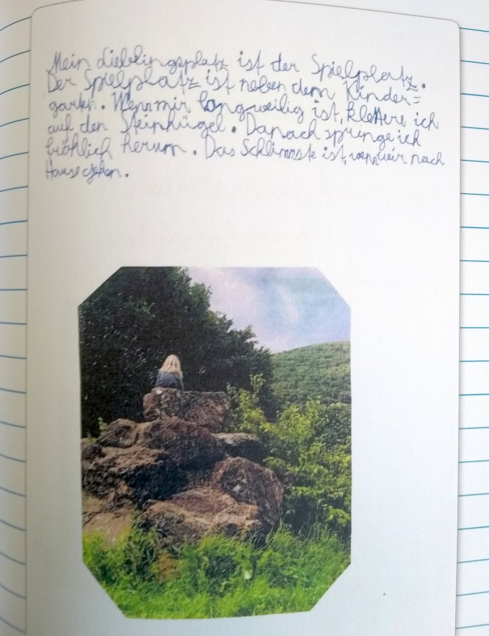 Eine Buchseite mit Text und einem Foto.